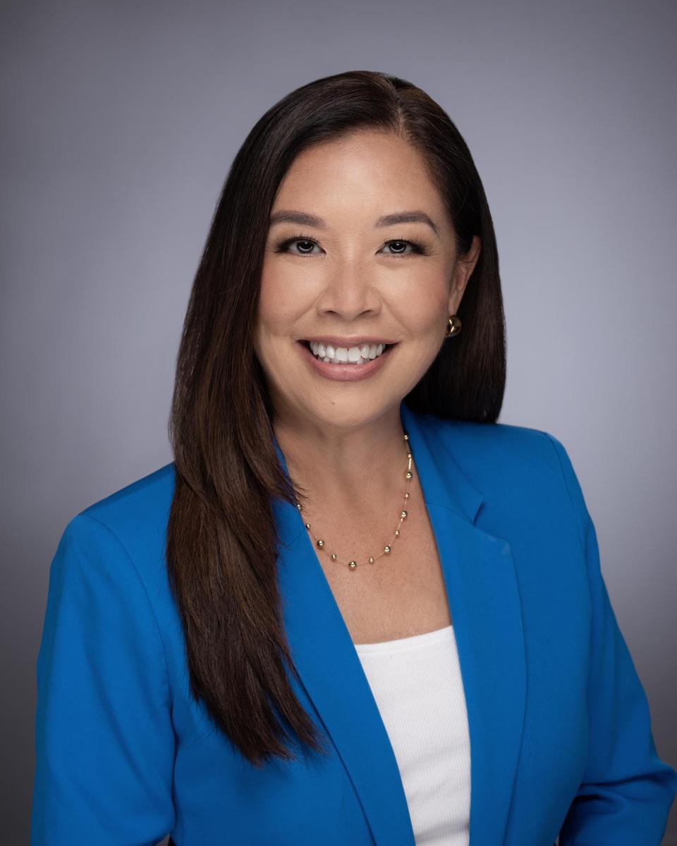 Hawaii Headshots for actors and business professionals on Oahu. High quality headshot photos based in Honolulu by Hawaii Headshot Photos. Hawaii Headshots for actors and business professionals on Oahu. High quality headshot photos based in Honolulu by Hawaii Headshot Photos.