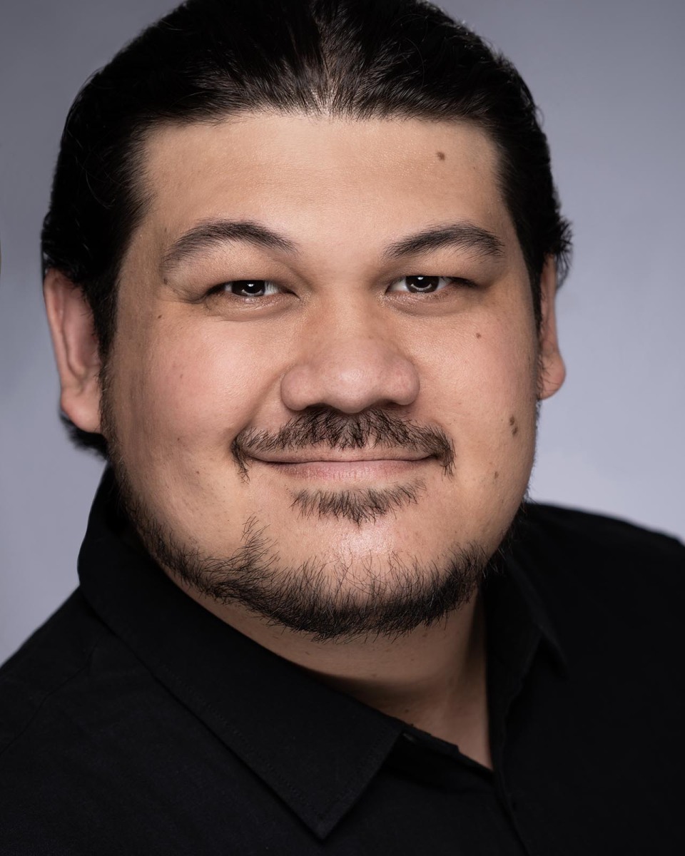 Hawaii Headshots for actors and business professionals on Oahu. High quality headshot photos based in Honolulu by Hawaii Headshot Photos. Hawaii Headshots for actors and business professionals on Oahu. High quality headshot photos based in Honolulu by Hawaii Headshot Photos.