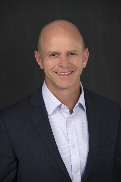 Business headshots for professionals in Honolulu by Hawaii Headshot Photos. Specializing in head shots for lawyers, doctors, realtors, actors, corporate executives, small businesses in HI.