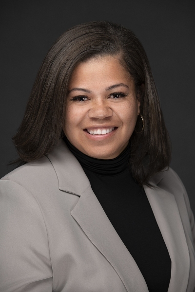 Professional headshot photographers in Honolulu for business, actors, entrepreneurs, doctors, lawyers, realtors, and entertainers on Oahu. Contact Hawaii Headshot Photos.