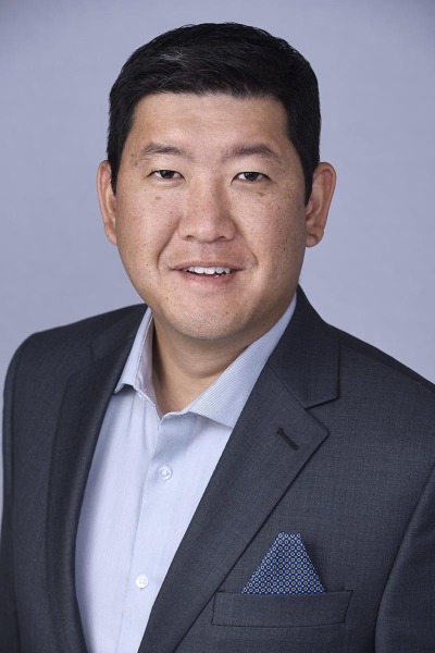 Business headshots for professionals on Oahu by Hawaii Headshot Photos based in Honolulu.