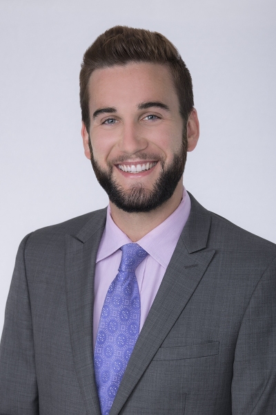 Professional business headshots for realtors, lawyers, doctors, healthcare workers, medical professionals, and corporate teams by Hawaii Headshot Photos in Honolulu.