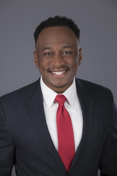 Professional headshots for business, actors, models, and entertainers by Hawaii Headshot Photos in Honolulu.