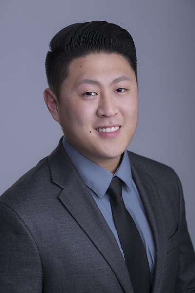 Professional business headshots for lawyers, doctors, healthcare workers, medical professionals, and corporate teams by Hawaii Headshot Photos in Honolulu.