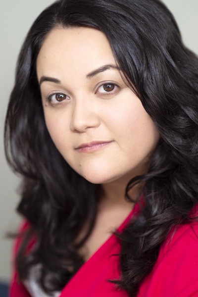 Professional headshot photographers in Honolulu for business, actors, entrepreneurs, doctors, lawyers, realtors, and entertainers on Oahu. Contact Hawaii Headshot Photos.