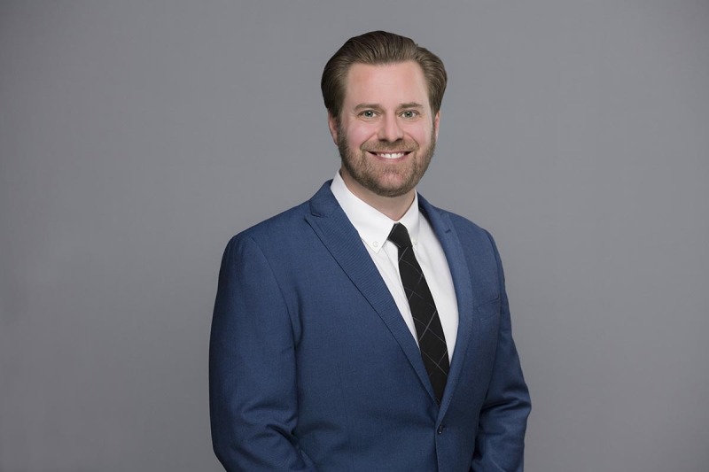 Professional business headshots for lawyers, doctors, healthcare workers, medical professionals, and corporate teams by Hawaii Headshot Photos in Honolulu.