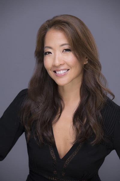 Professional headshots for business, actors, models, and entertainers by Hawaii Headshot Photos in Honolulu.