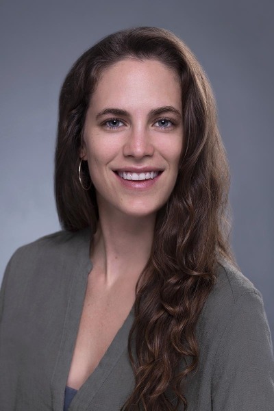 Professional headshot photographers in Honolulu for business, actors, entrepreneurs, doctors, lawyers, realtors, and entertainers on Oahu. Contact Hawaii Headshot Photos.