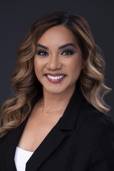 Professional headshot photographers in Honolulu for business, actors, entrepreneurs, doctors, lawyers, realtors, and entertainers on Oahu. Contact Hawaii Headshot Photos.