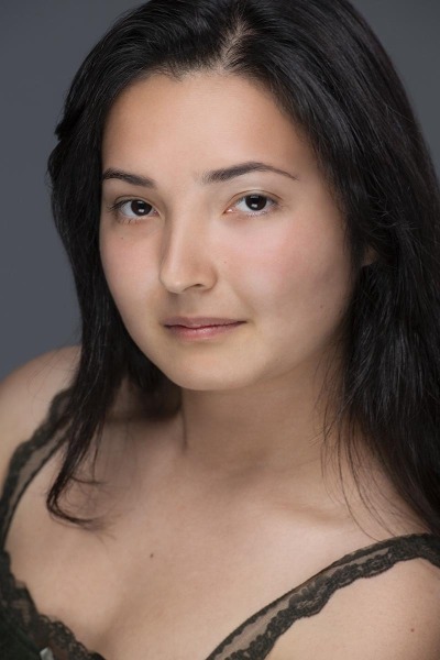 Professional headshot photographers in Honolulu for business, actors, entrepreneurs, doctors, lawyers, realtors, and entertainers on Oahu. Contact Hawaii Headshot Photos.