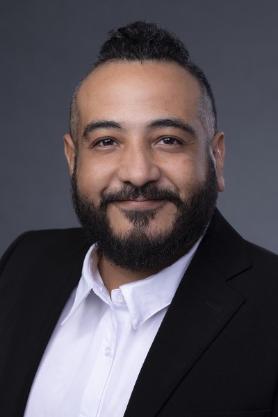 Professional headshot photographers in Honolulu for business, actors, entrepreneurs, doctors, lawyers, realtors, and entertainers on Oahu. Contact Hawaii Headshot Photos.