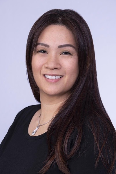 Professional headshot photographers in Honolulu for business, actors, entrepreneurs, doctors, lawyers, realtors, and entertainers on Oahu. Contact Hawaii Headshot Photos.