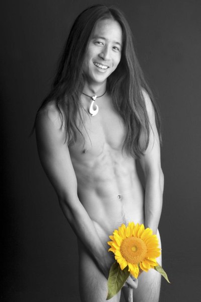 kealoha-with-sunflower