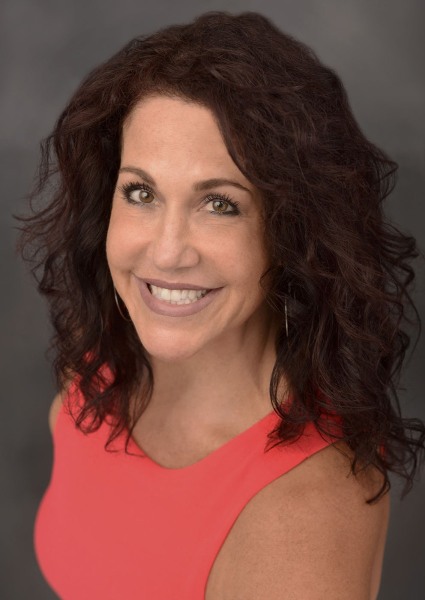 laura-konuk-headshot-web