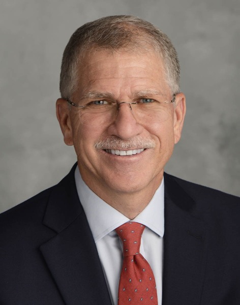 Professional headshot photographer for actors, business, corporate clients. Hawaii Headshot Photos features an intimate photography studio in Honolulu, HI. 808-223-4256