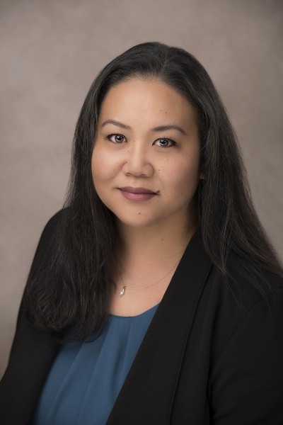 Professional headshots for business and actors on Oahu by Hawaii Headshot Photos. Providing head shot sessions for doctors, lawyers, realtors, health professionals, students, entertainers, and executives in Honolulu.