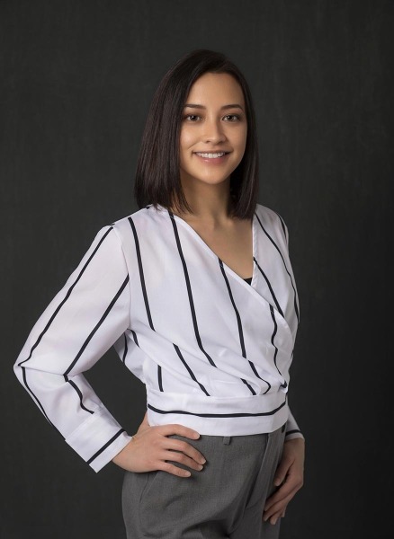 Business headshots for professionals in Honolulu by Hawaii Headshot Photos. Specializing in head shots for lawyers, doctors, realtors, actors, corporate executives, small businesses in HI.