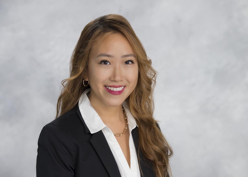 Business headshots for professionals on Oahu by Hawaii Headshot Photos based in Honolulu.