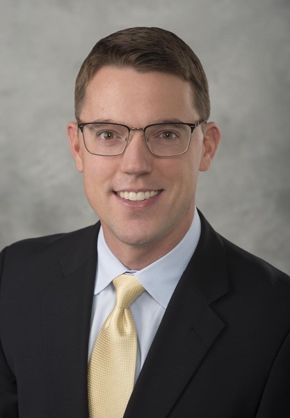 Professional business headshots on Oahu by Hawaii Headshot Photos.