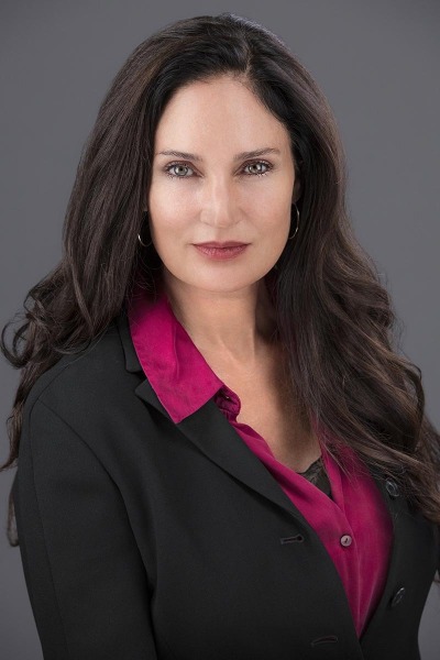 Professional Business headshots in Honolulu. Hawaii Hadshot Photos are Oahu headshot photographers.