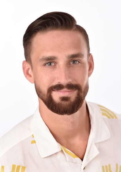 web-dylan-russell-headshot_rgz5338