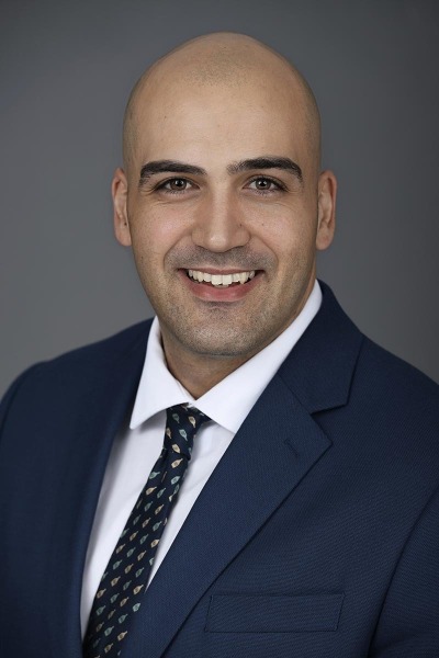 business headshots for Oahu professionals by Hawaii Headshot photos in Honolulu. Providing professional headshots for real estate, doctors, lawyers, actors, students, insurance, construction, banking, executives, and more.