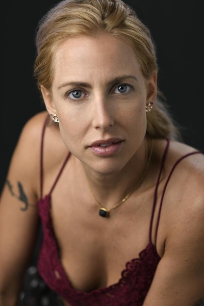 Professional headshots for actors on Oahu. Actor headshot photographers in Honolulu by Hawaii HEadshot Photos.