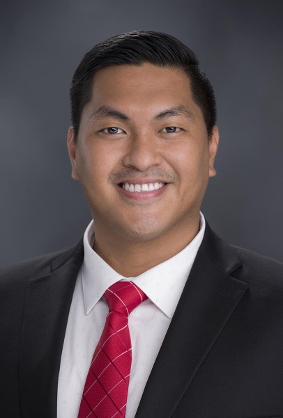 Business headshots for medical school applicants on Oahu by Hawaii Headshot Photos based in Honolulu.