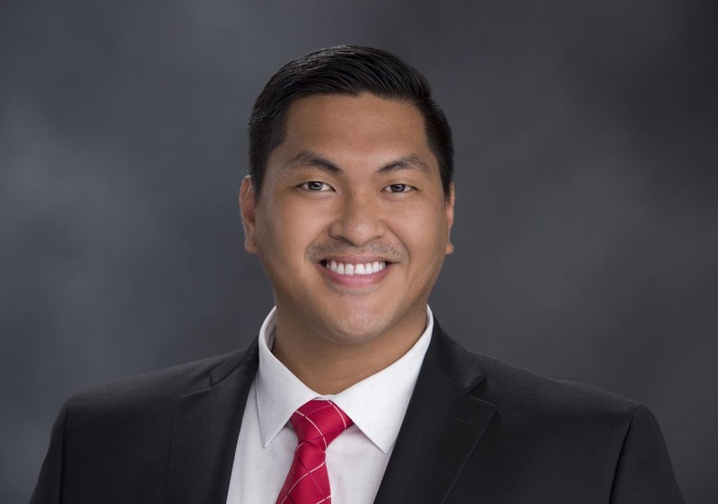 Business headshots for medical school applicants on Oahu by Hawaii Headshot Photos based in Honolulu.