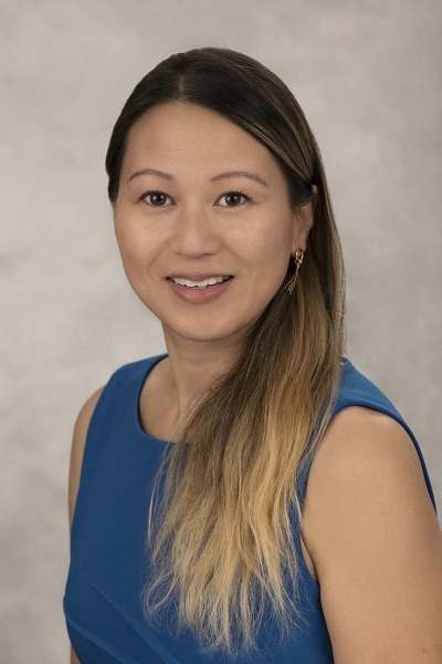 business headshots for professionals in honolulu by hawaii headshot photos. Professional head shots for doctors, lawyers, executives, actors, realtors, construction, healthcare, banking and more.