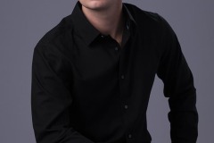 Hawaii professional headshot photographers based in Honolulu for models actors and businesses on Oahu. Contact Hawaii Headshot Photos 808-223-4256.